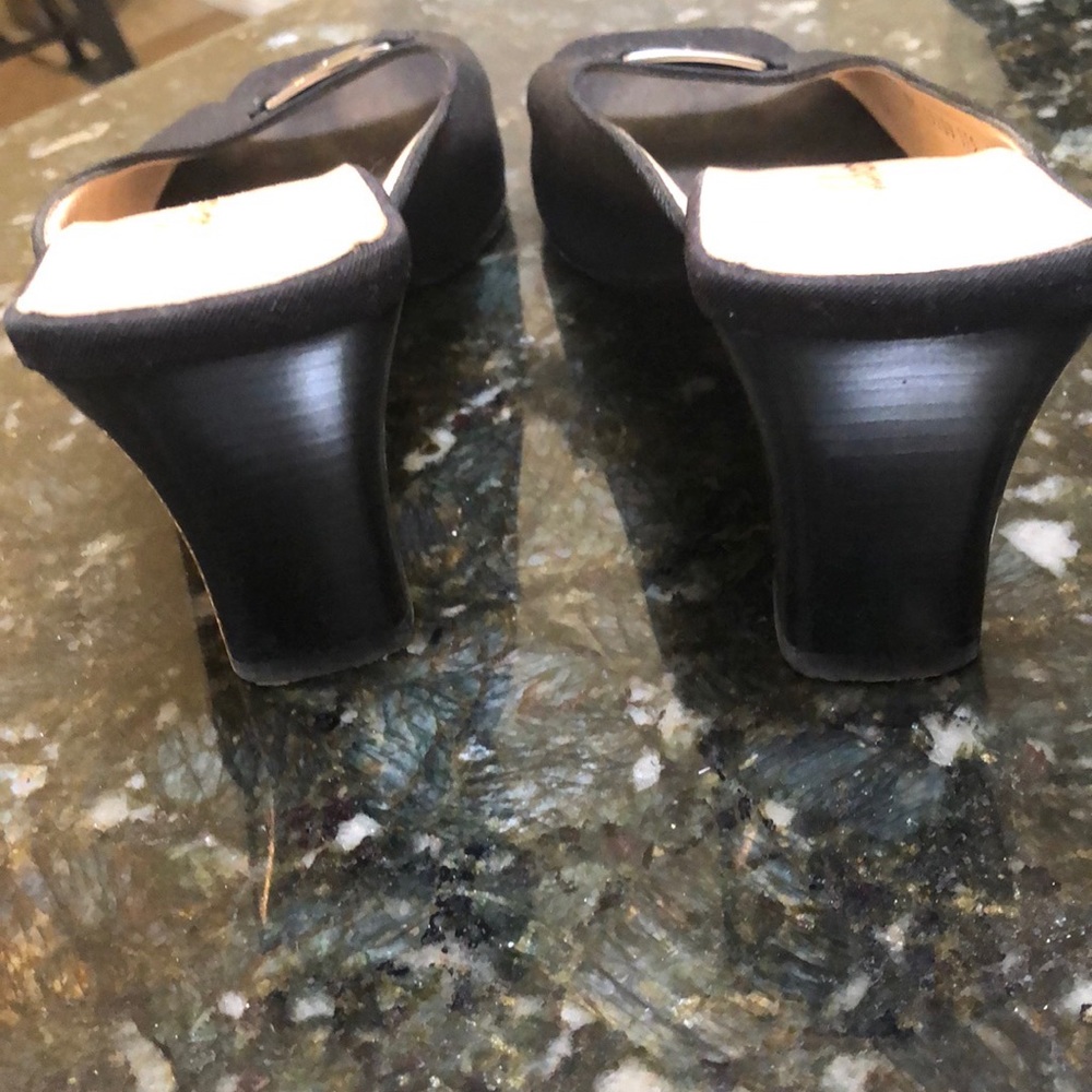 Salvador’s ferragamo women’s open toe 3” pumps 7 1/2 2 A - Picture 10 of 10